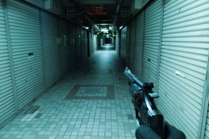 室内でゲームする
